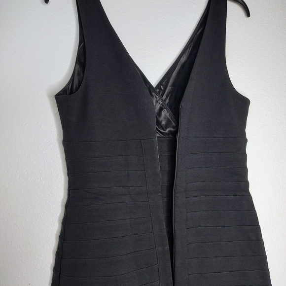 EXPRESS Women's Black Layered Sleeveless V-Neck Strechy Zip Back Dress Sz M - Picture 7 of 11